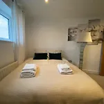 London Riverside Apartment-2 Bed-Freep-Balcony