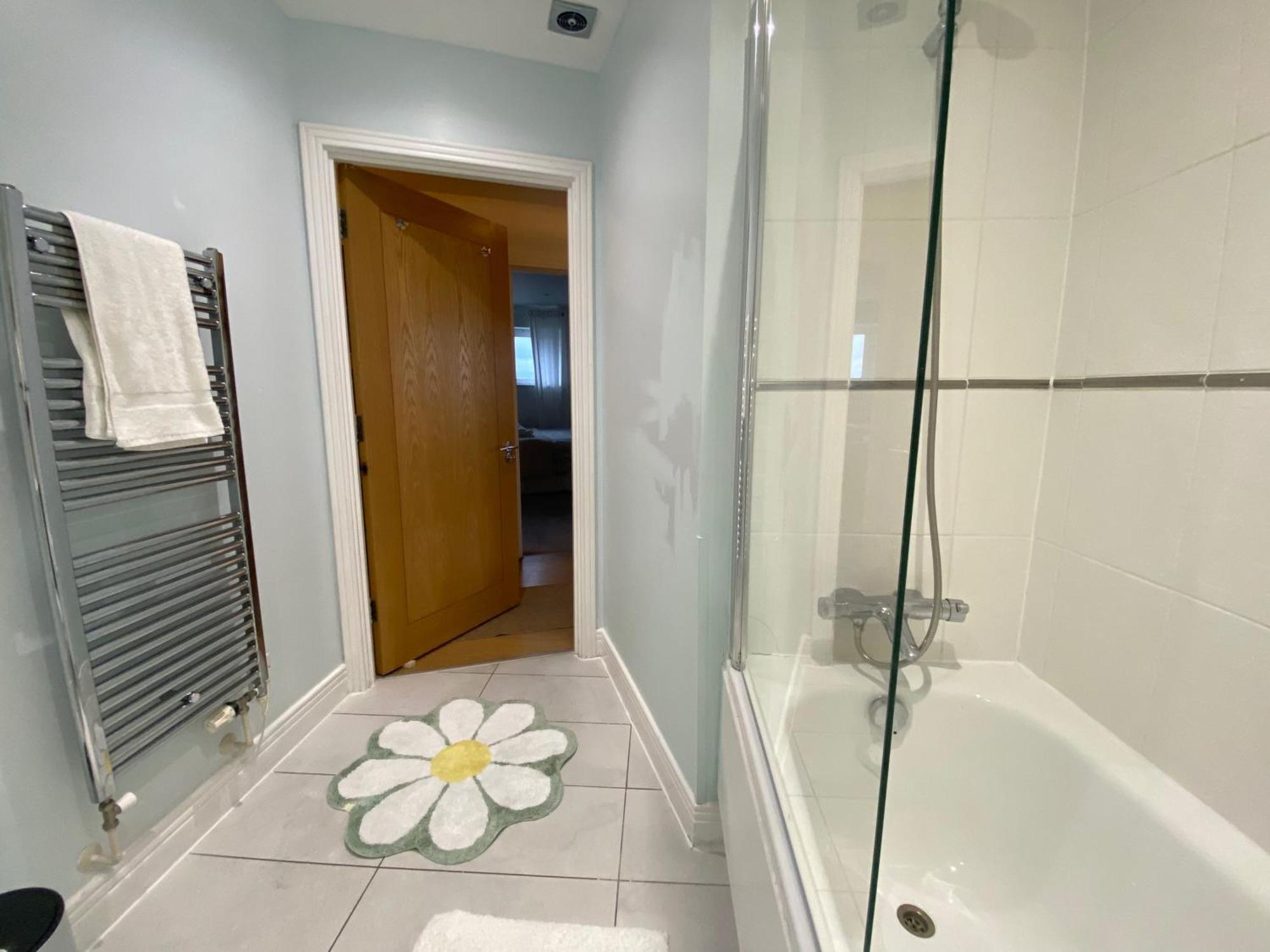 Riverside Apartment-2 Bed-freep-balcony Apartamento *