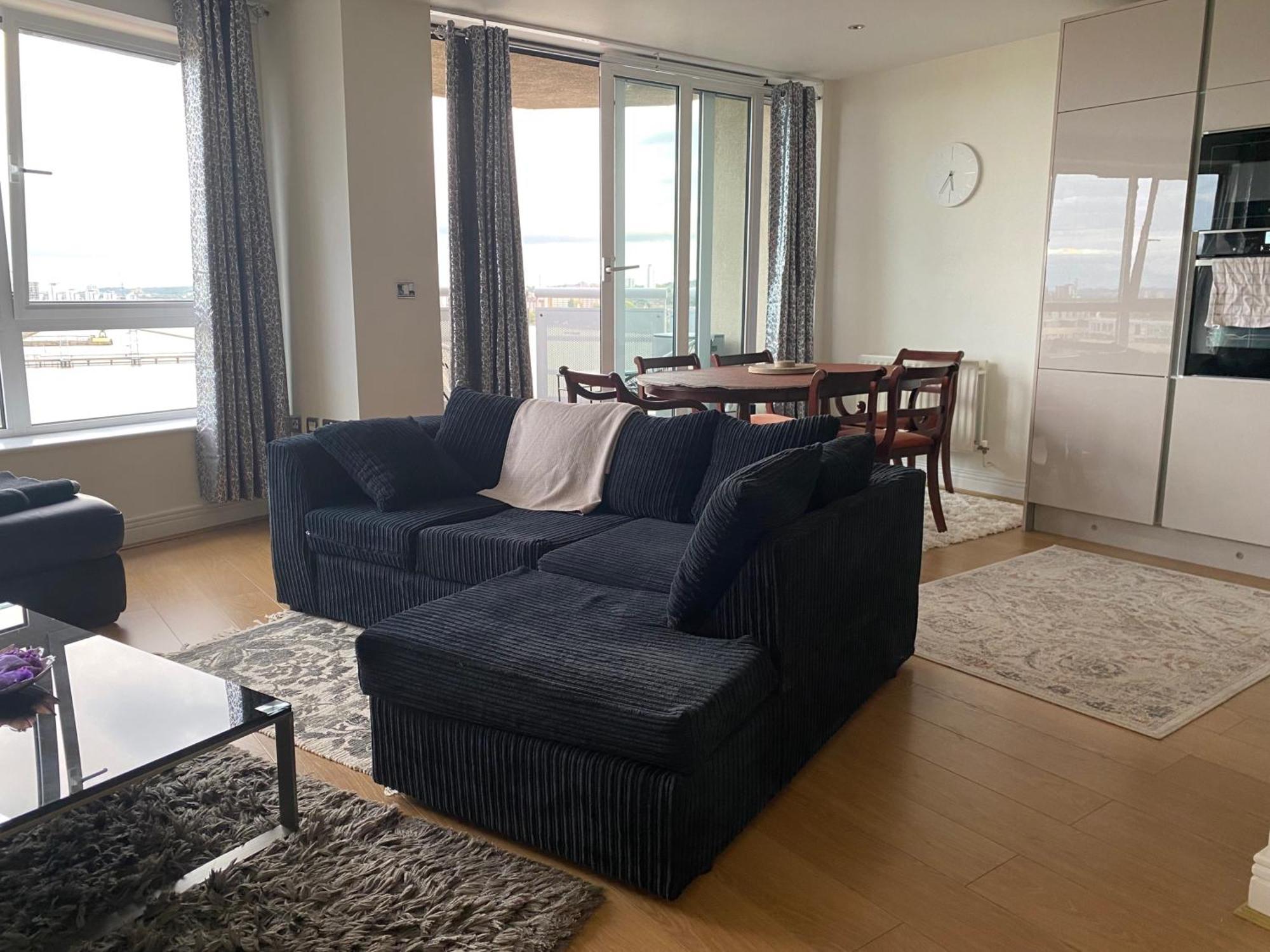 Riverside Apartment-2 Bed-freep-balcony Londres